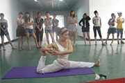 境界瑜伽走進(jìn)青峰--青峰商學(xué)院第四次財富培訓現場(chǎng)報道