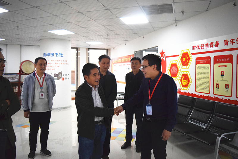 熱烈歡迎市工業(yè)和信息化局副局長(cháng)一行蒞臨安陽(yáng)青峰參觀(guān)視察